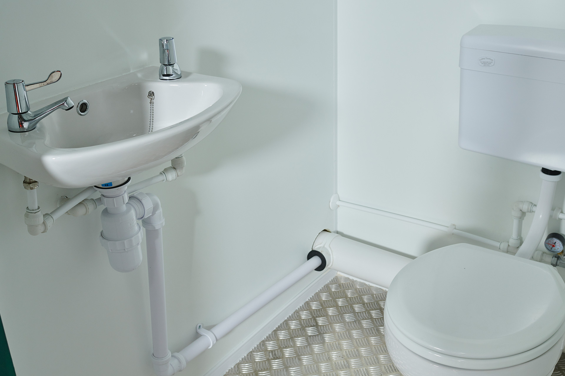 Steel AV Twin 11 Toilet